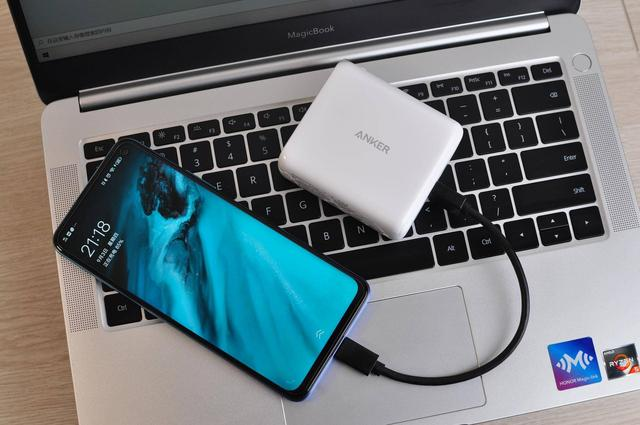 充电宝|Anker超极充二代，化解尴尬精简出行