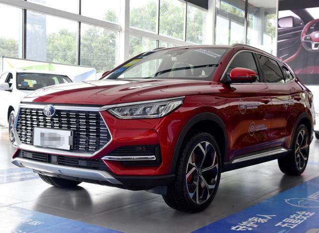 比亚迪|国产SUV终于“扬眉吐气”，12寸大屏+四驱，预售8万，比H6还大气