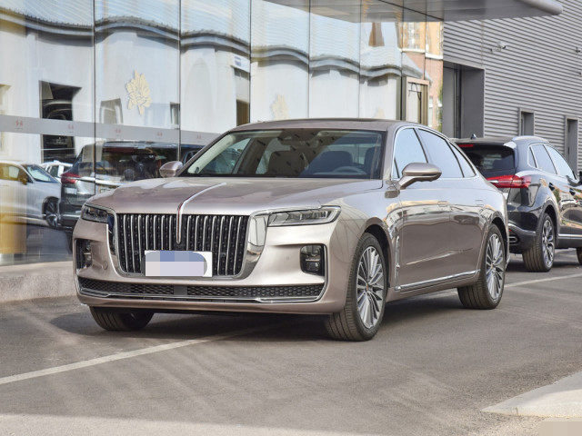 [红旗h5]红旗好戏连台，新车搭载v6引擎，轴距超3米，预售35万