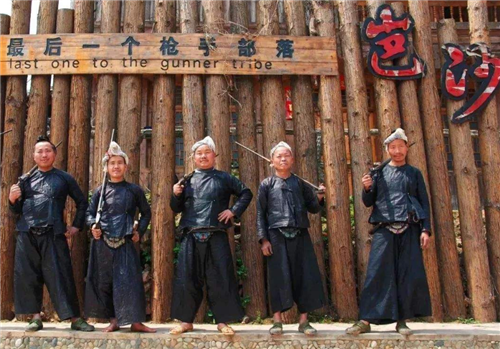 苗寨|中国唯一持枪合法的地方，家家户户人手一把，却从来没有人干涉