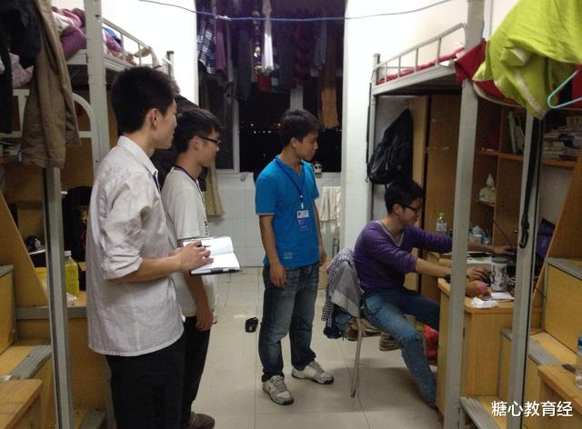 大学|考生420分被三本大学录取，学费一年2万，开学一月后心态崩了