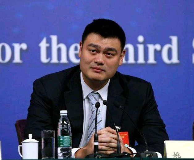 『男篮』杨毅：从塞尔维亚引入100名篮球人，10年内男篮将彻底崛起！