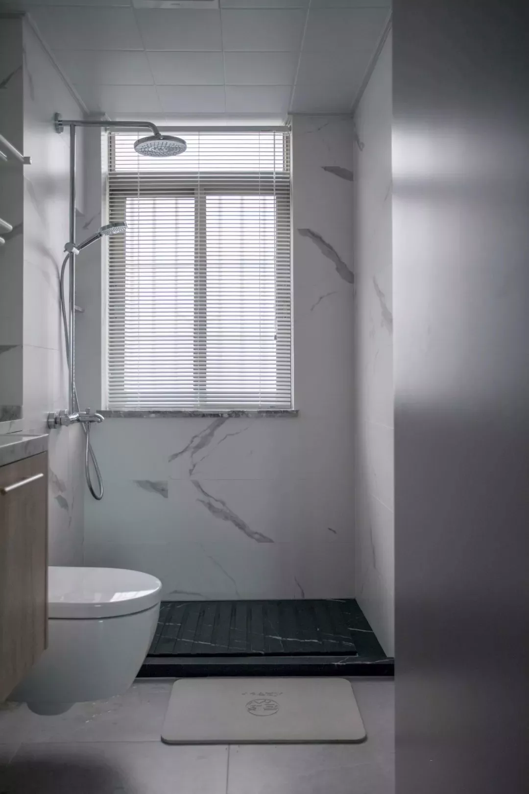 ▲卫生间地漏的五种设计，哪个排水效率高，还好看？