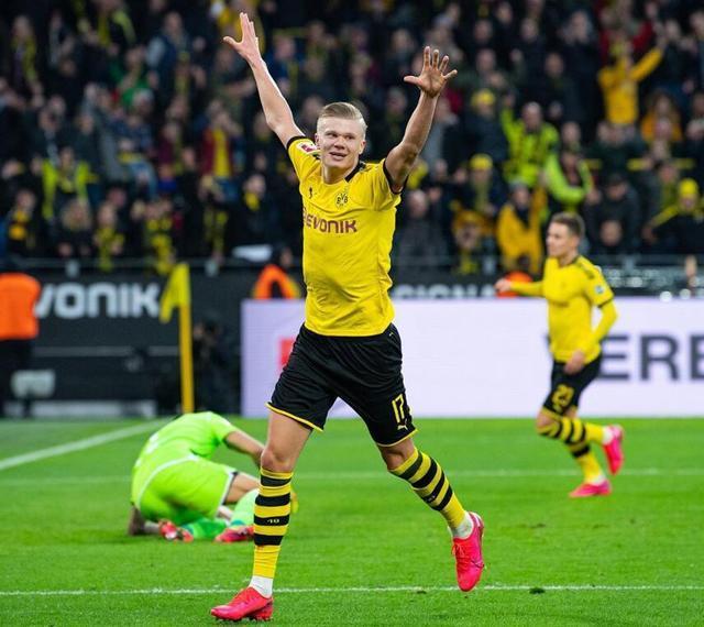 AC米兰@今晚德甲榜首大战值得熬夜，13亿欧大对决，或决定冠军归属！