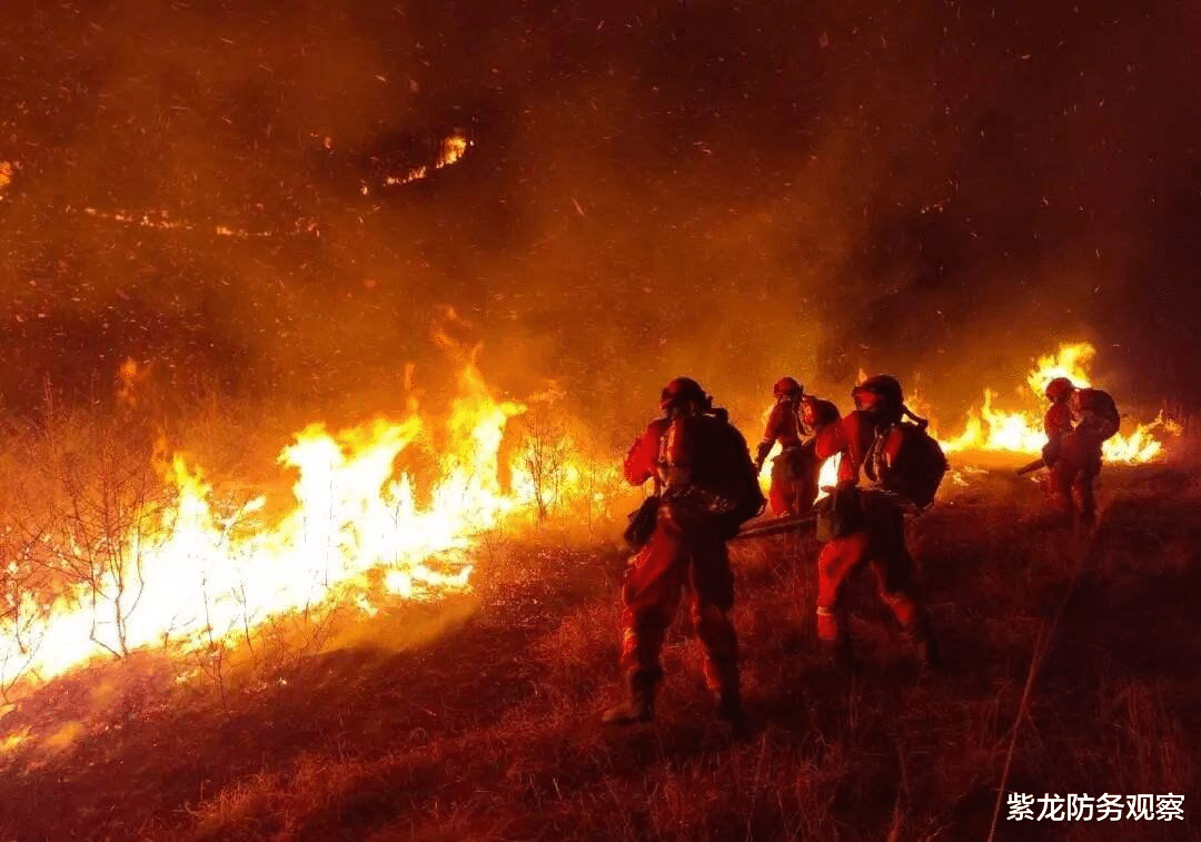 美国|大洋彼岸又传出一个坏消息，巨响后火光冲天，飞行员当场牺牲