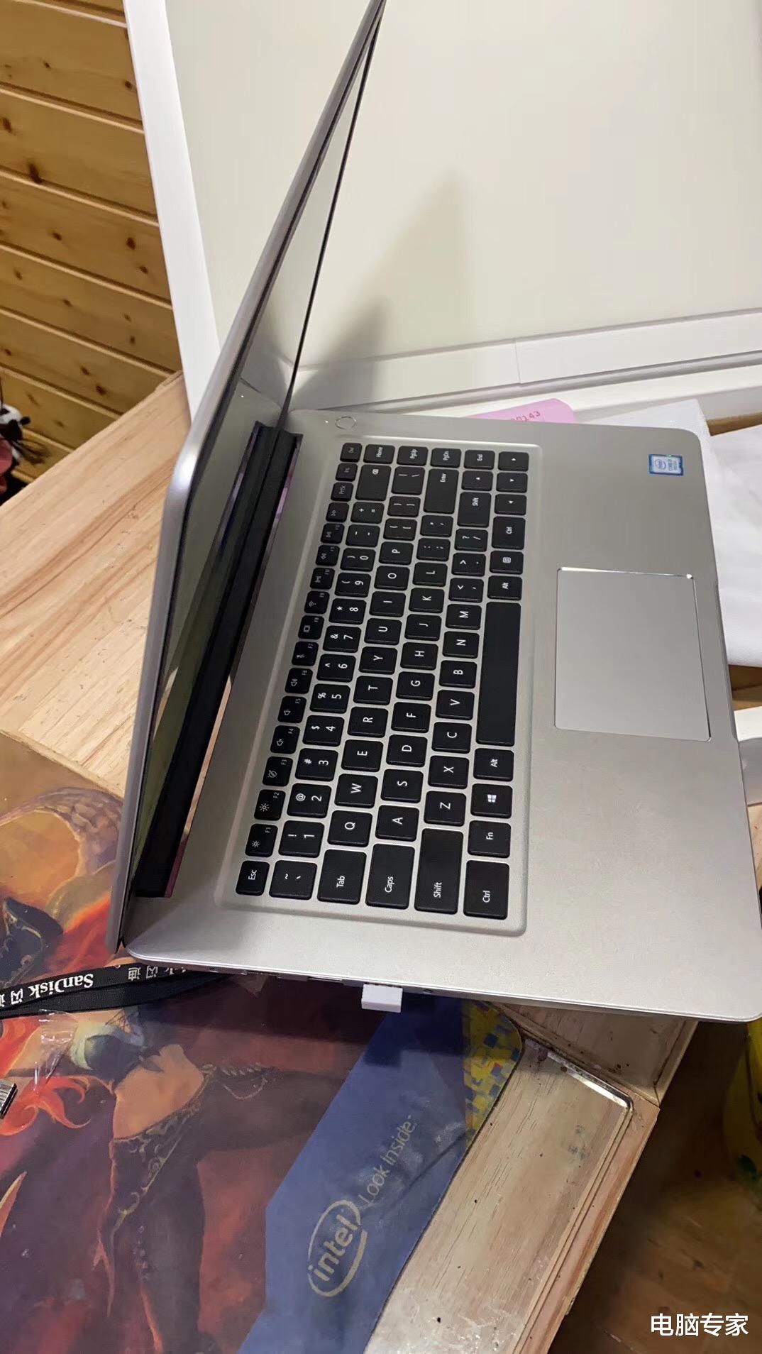 病毒▲姐姐把电脑借给弟弟使用后出现怪现象，姐姐：天啊，电脑怎么了？