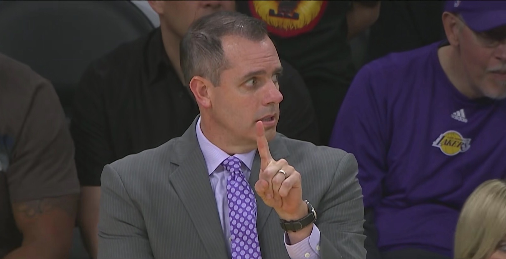 沃格尔|沃格尔巧妙制服湖人轮换阵容，马修斯：他是最好的沟通者