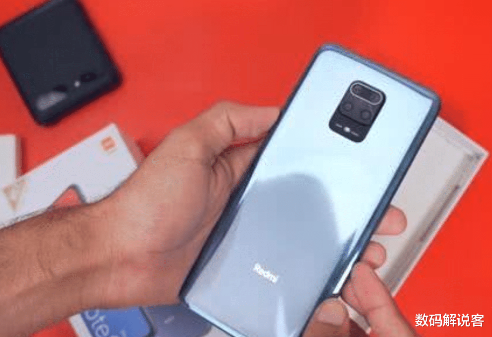 华为荣耀：Redmi 10X正式官宣，天玑820+后置四摄，华为荣耀X10始料未及