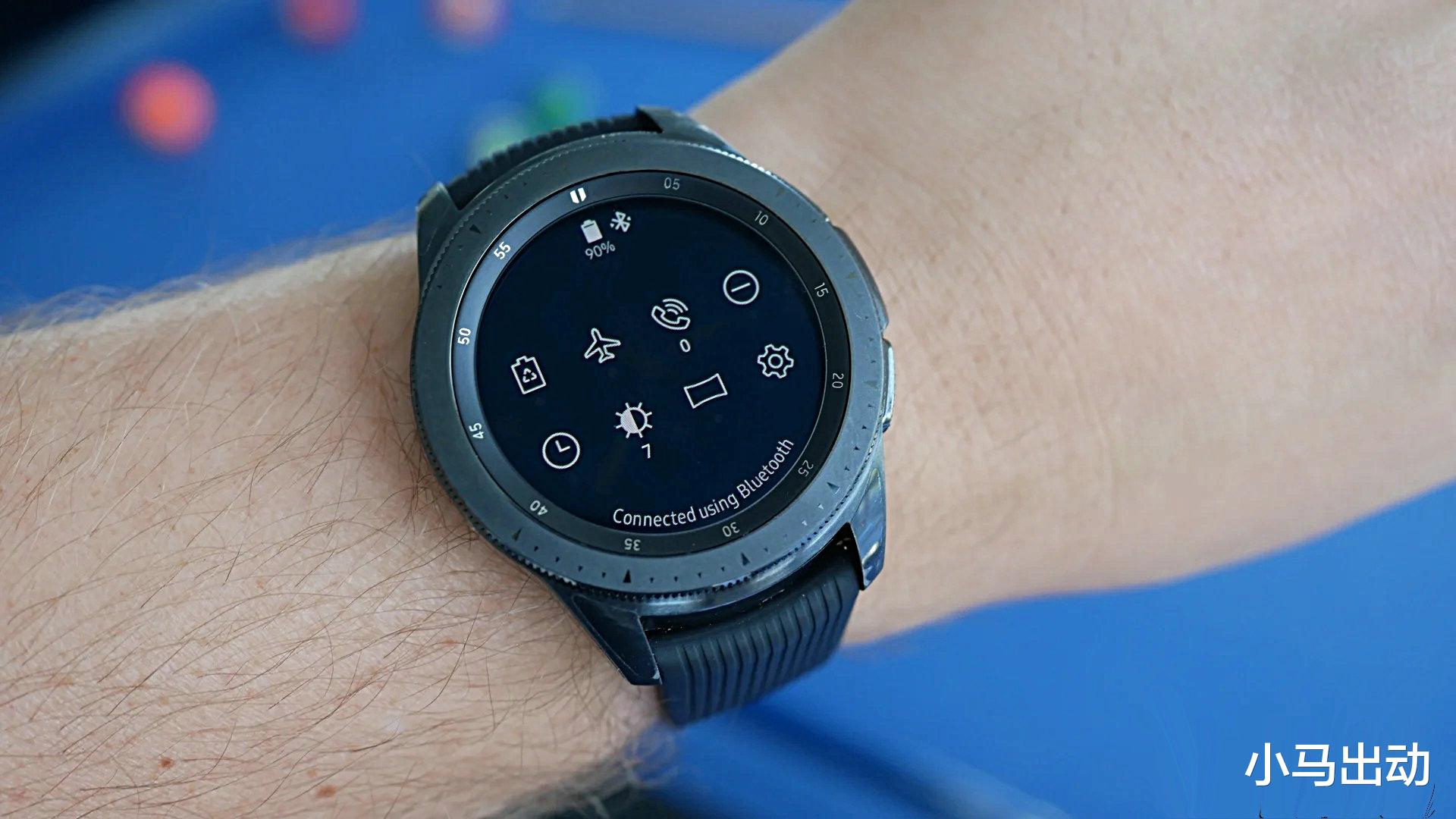 三星|三星黑科技：接听电话握握拳，不接摇摇手，智能手表随心所欲！