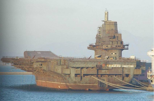 「乌克兰」唯一享有我们核保护国家,曾誉为第三军事强国,如今靠援助度日