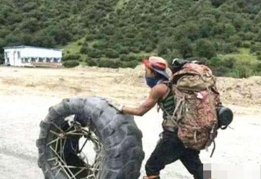 古尔邦节▲川藏线上滚轮胎的都是什么人？当事人：滚一次轮胎买一辆奔驰