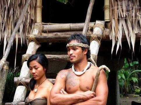 贝壳|全球最开放的原始部落：女士只用贝壳遮羞，牙齿越黑就越高贵