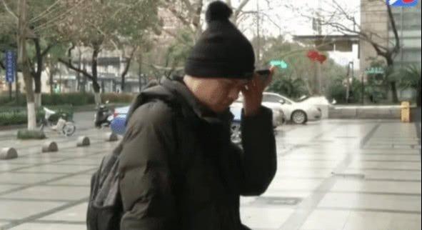 「网贷」撸贷王中王：带着全村500人疯狂撸网贷，生怕晚一步平台倒闭了