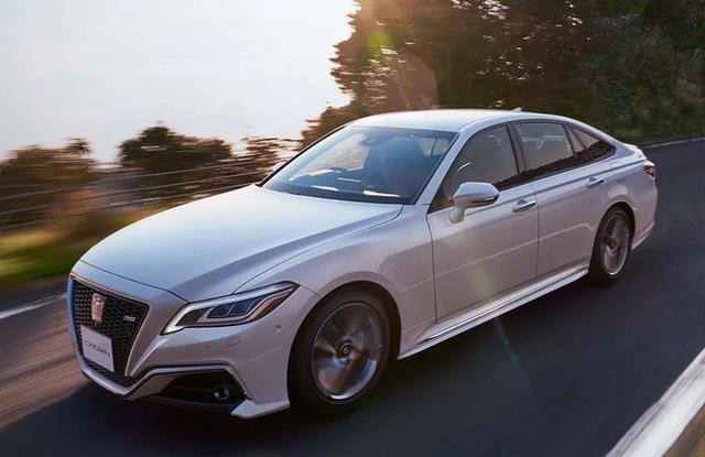 丰田皇冠|改头又换面！全新皇冠海外发布，V6大后超，与马自达联合打造