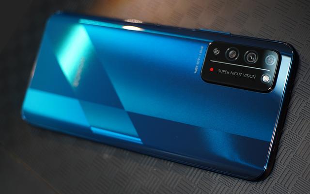 【荣耀x10】荣耀X10体验：不仅仅有5G，还有超强主摄和90Hz屏幕