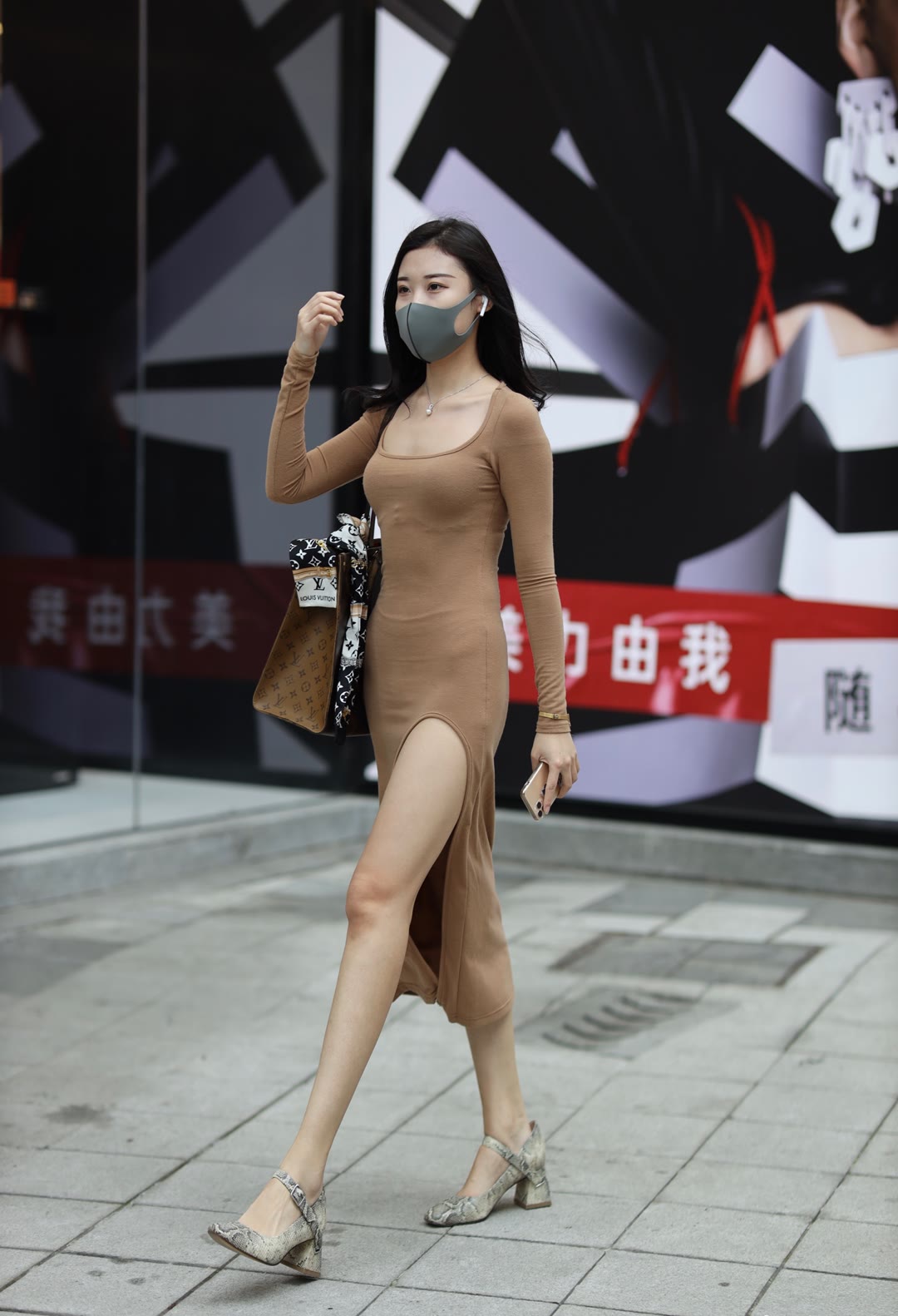 发型■时尚搭配:脸盘大的你,领型和发型可以解救