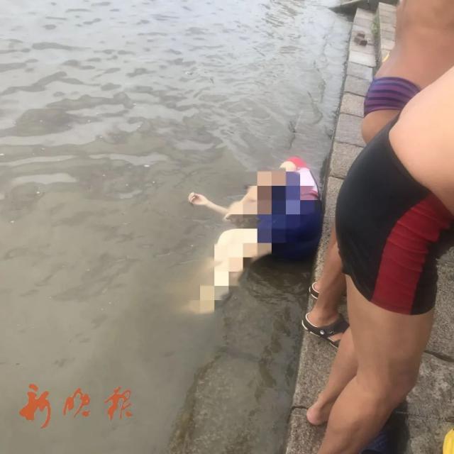 半岛晨报|江面浮现女尸，疑游泳时发病溺亡，附近市民：她水性挺好