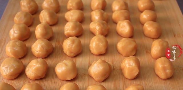 五仁月饼|30年面点师，传授正宗五仁月饼配方，不开裂不塌陷，1天就回油