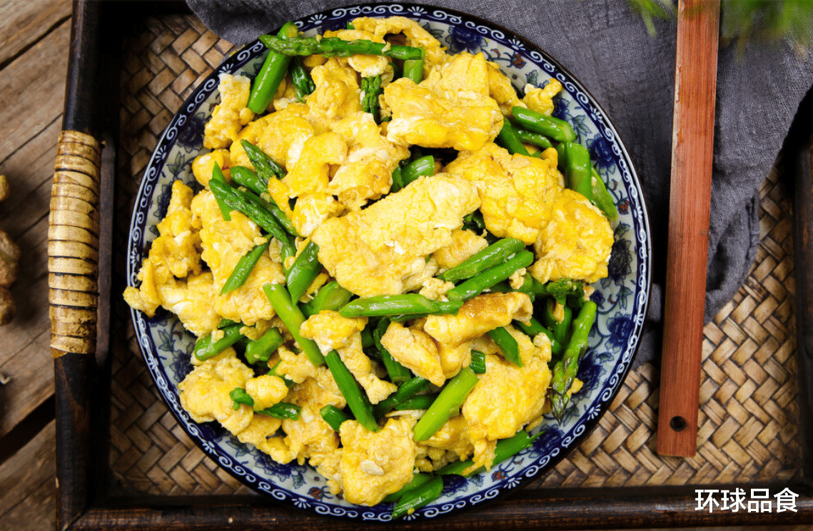 芦笋|秋天，少吃猪肉也要多吃它，每天炒一盘，刮油排毒，肠道通畅了