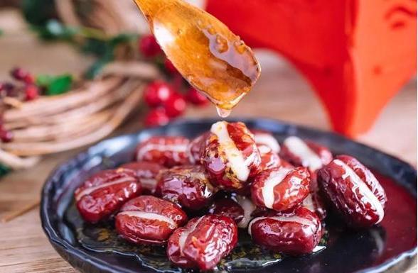 『红枣』它被称为“水果安眠药”，每晚睡前坚持吃1次，好睡眠不请自来！