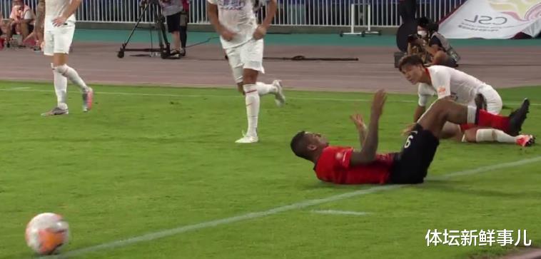 上海上港|输球又输人！上海上港2-1武汉卓尔，武磊接班人惹争议，谁注意颜骏凌举动