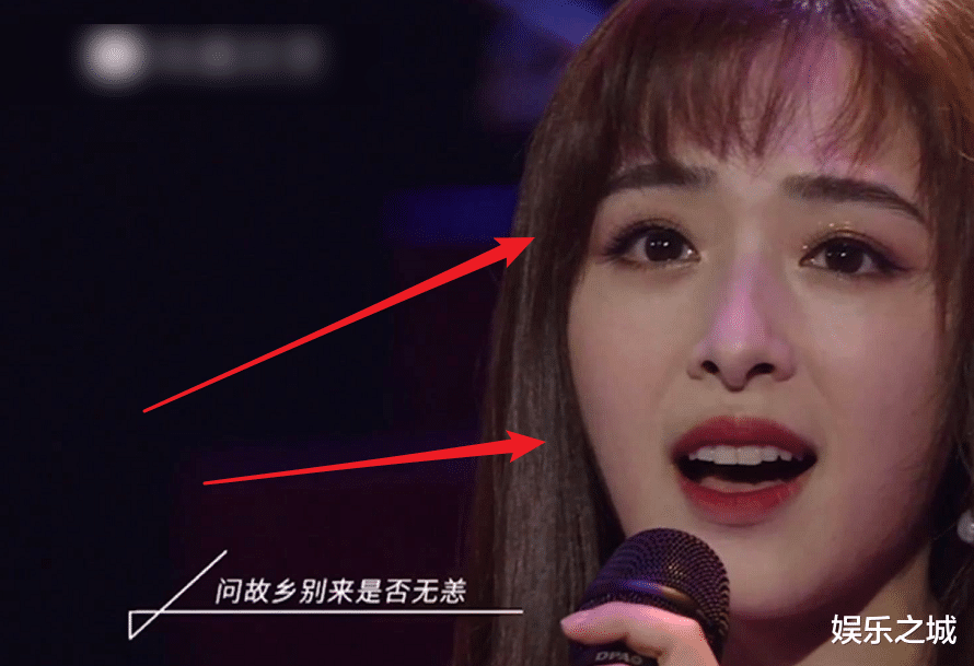 张含韵|张含韵亮相首映礼，在央视“照妖镜”下，31岁的状态是认真的吗？