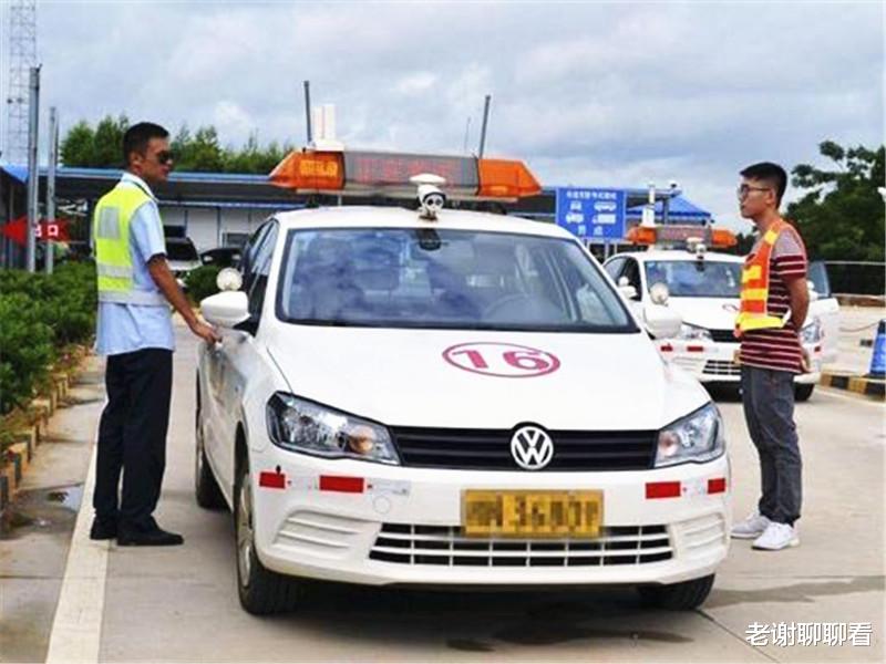教练|一次性考过科目三的都是什么人？教练：这4个特征，比“天才”还管用！