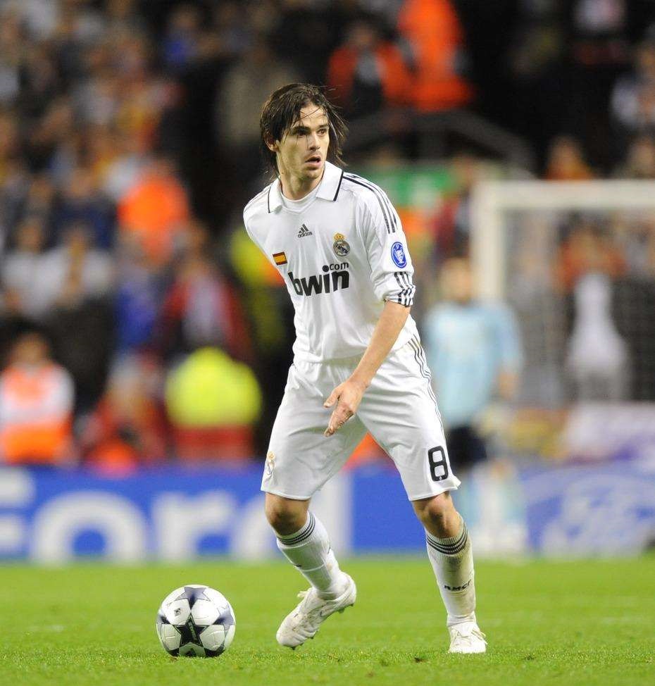 梅西|最懂梅西之人宣布退役！生涯收获19座冠军，跟梅罗都做过队友！