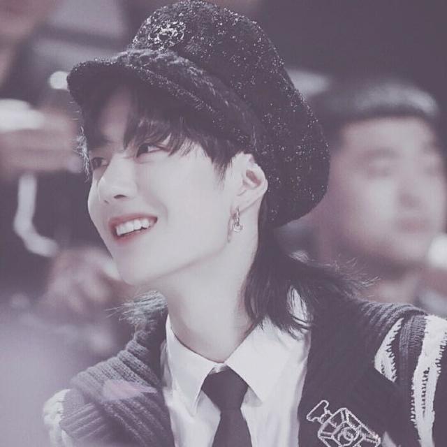 王一博|UNIQ名存实亡后，无依无靠的王一博才明白，天天向上对自己多重要