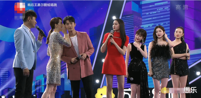 童瑶|关晓彤江疏影童瑶毛晓彤同框,四人同穿高跟鞋,看清她们的腰线,懵了