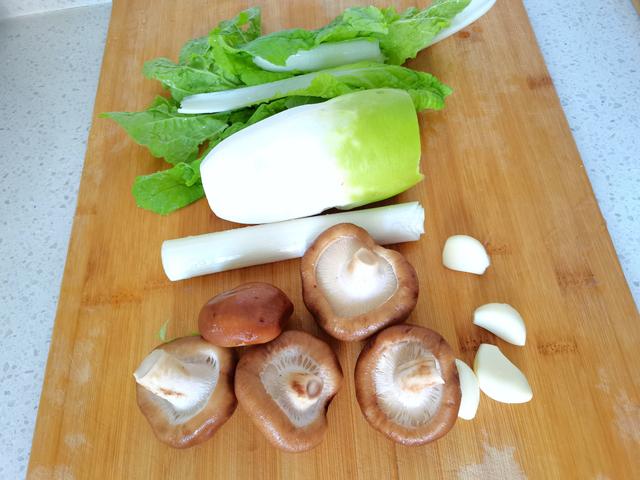 青萝卜|三伏天，要多吃此菜，煮一煮清淡鲜美，10分钟上桌，强筋骨除湿气