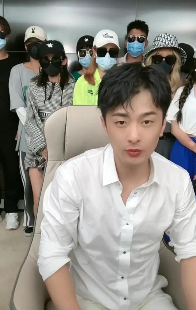 耳机|辛巴这次飘了！与华为正面刚：这生意不做了