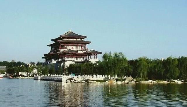 旅行|中国“不宜居”城市，工资低房价却很离谱，网友：单纯旅游就行了