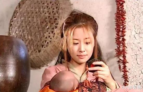 『刘亦菲』女星抱孩子谁最有爱?刘亦菲一看就是亲生的,论敷衍我只服赵丽颖!