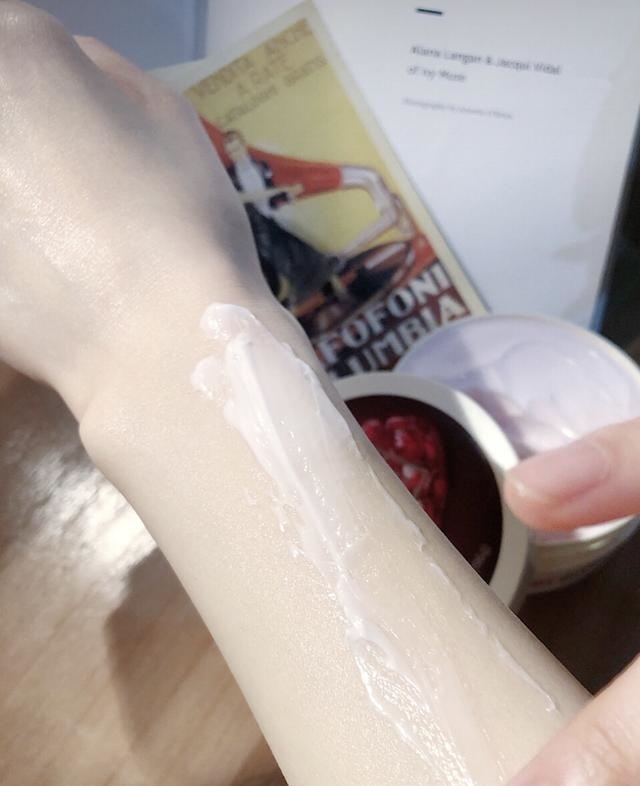 被称为“国宝级”的身体乳，戚薇：我用了8年，网友：5次皮肤白的像牛奶