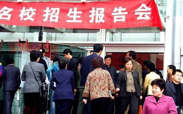 |鱼与熊掌不可兼得，武大新生被调剂到印刷系后担忧：专业没前途