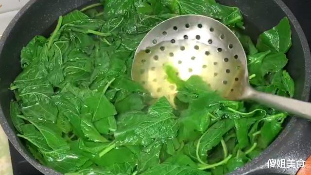 牛奶|夏天，碰到此菜别手软，含钙量是牛奶的6倍，不懂吃就太可惜了
