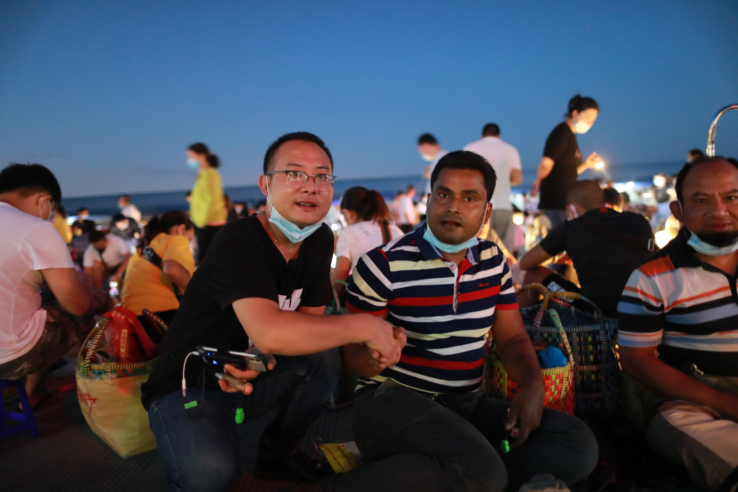 文玩|翡翠圈，年入千万的玉石擦窗人