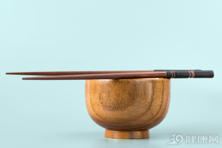 肝癌|肝癌“加速器”已公布，喝酒并未上榜，榜首是它，不少人仍在做