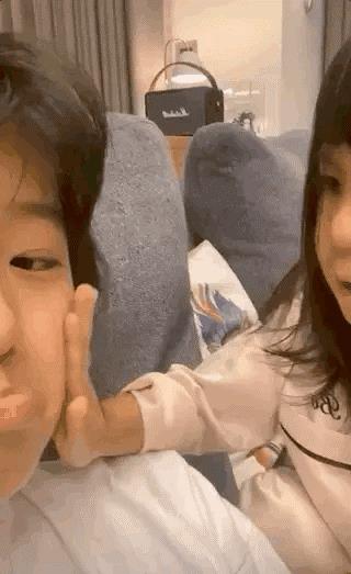 【贾静雯】贾静雯温暖晒照为啵妞庆生,啵妞生日愿望曝光!咘咘:我吃醋了