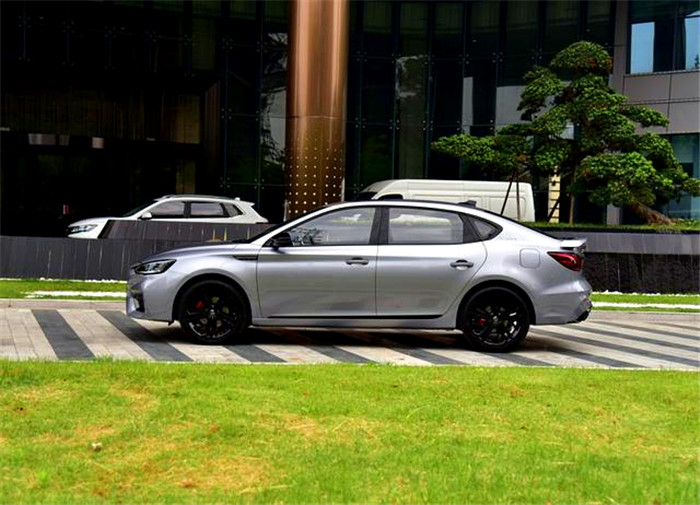 MG6▲1.5T榨出181马力，新款MG6来了，抢思域马3饭碗