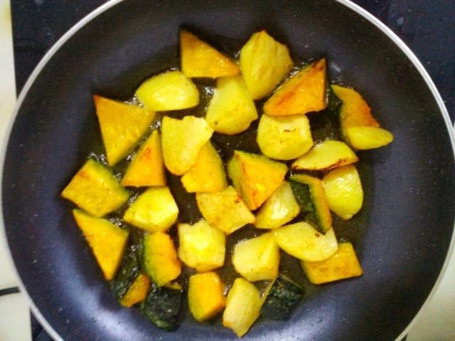 [南瓜]宿便“天敌”终被发现，比土豆营养，便宜实惠，3元钱炒大盘