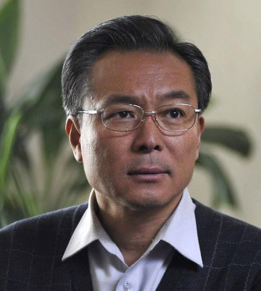 谢园|谢园逝世前最后一次聚会照，与众多老戏骨一起高歌，谢园载歌载舞乐不可支