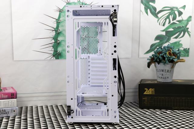 固态硬盘|随心配简单装,先马易大师上手开箱体验