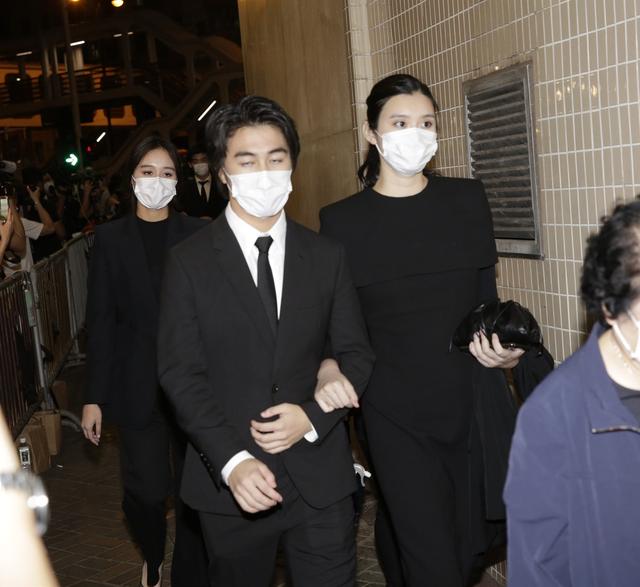 赌王|赌王葬礼子女们全累垮，离场时个个双眼无神，画面曝光不忍目睹