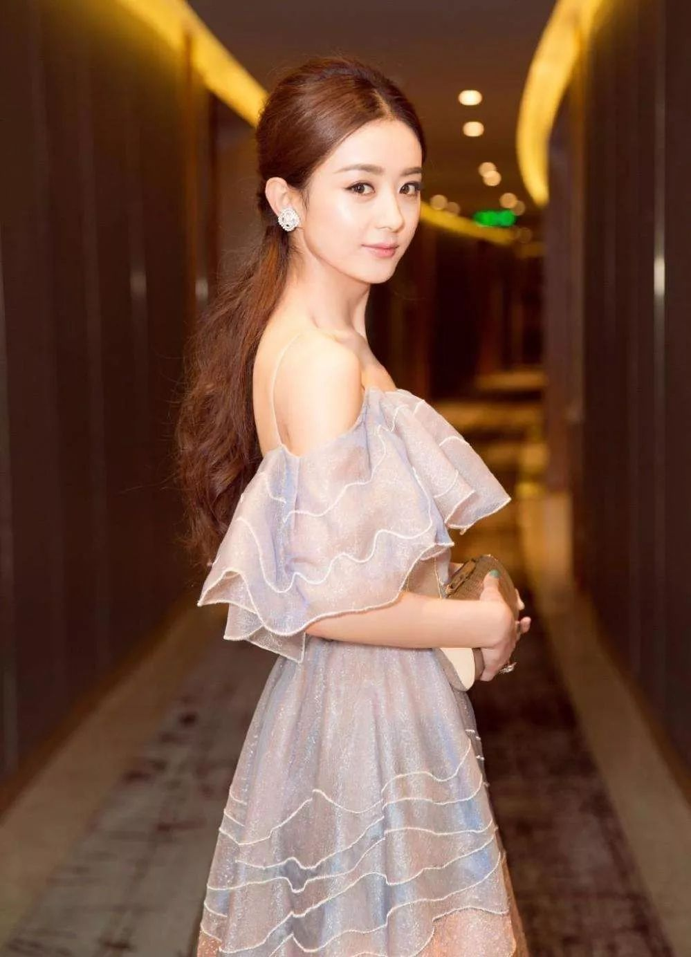 罗晋|唐嫣罗晋同台零交流，一个胖了，一个几乎瘦成纸片人，婚姻破镜恐难重圆