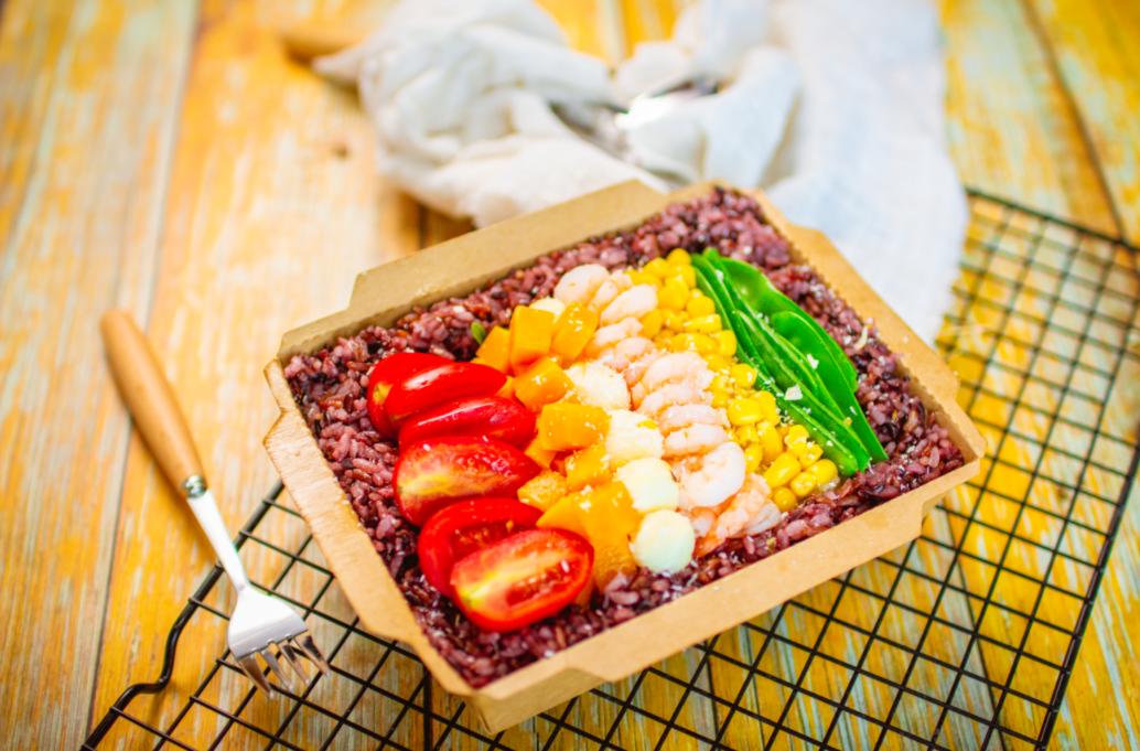 微软|轻食创业，是只做外卖好，还是开实体店更好？