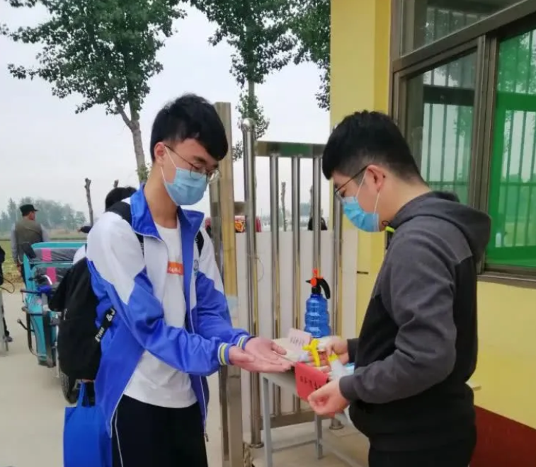 『高校』17省高校公布5月开学时间表，多所大学非毕业年级本学期不返校