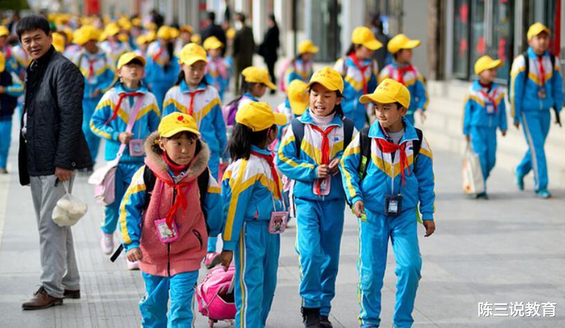 教育部|教育部通知,大中小学寒假提前,家长却欲哭无泪,还有一好消息