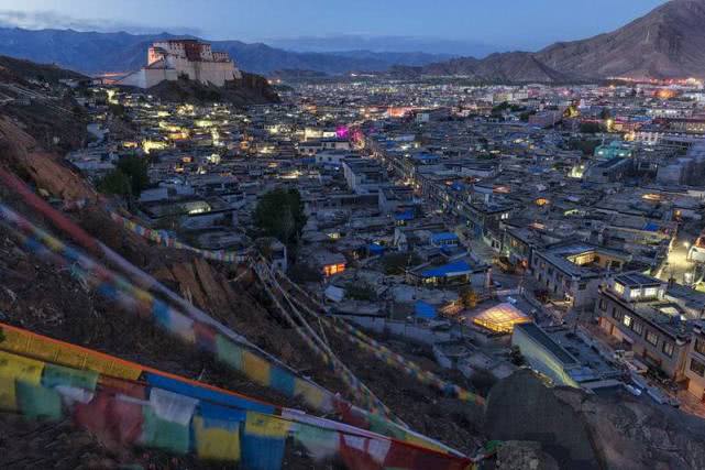 『』为什么去西藏打工的人越来越多？当地工资很高吗？看完你就明白